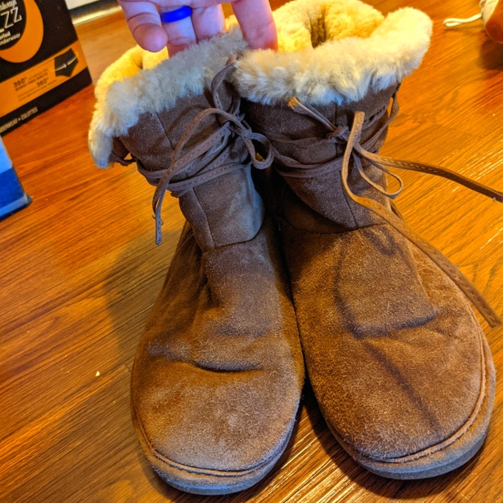 Bearpaw Shoes